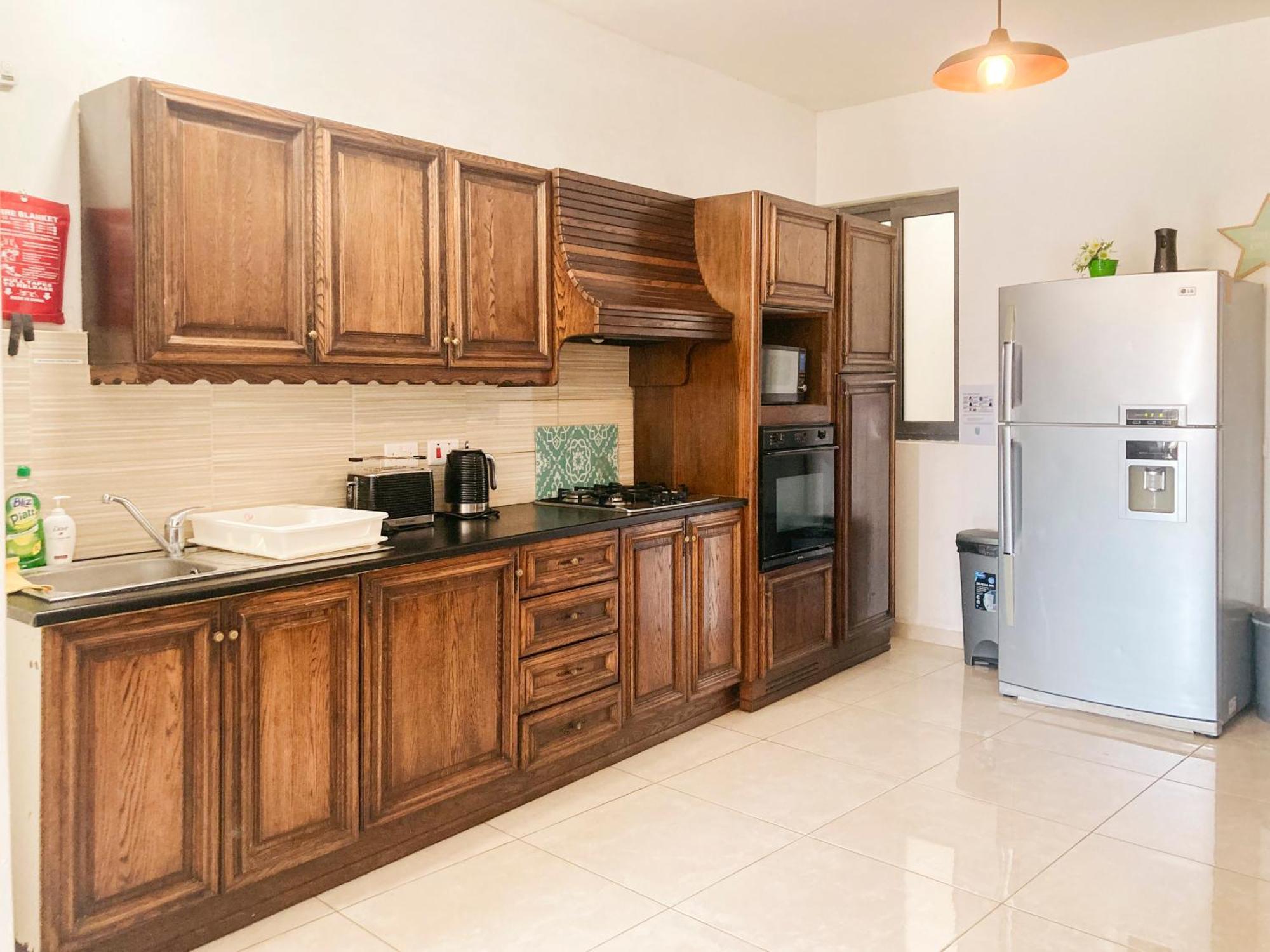Xl Central Home - Sleeps 10 People Pieta Bagian luar foto