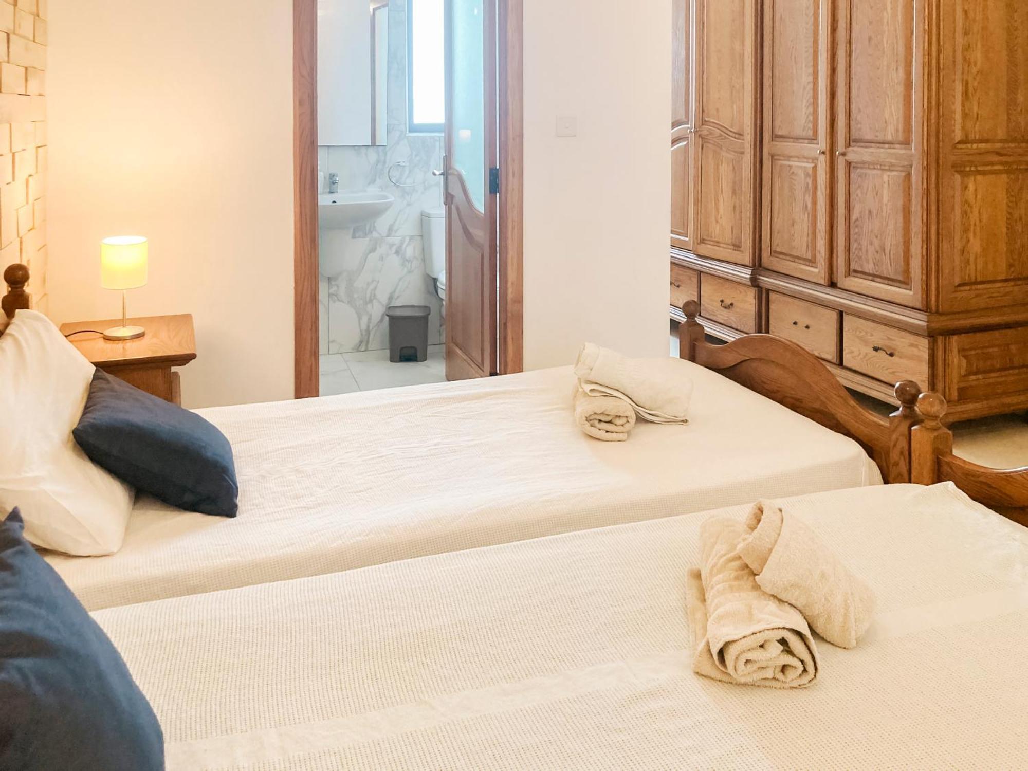 Xl Central Home - Sleeps 10 People Pieta Bagian luar foto